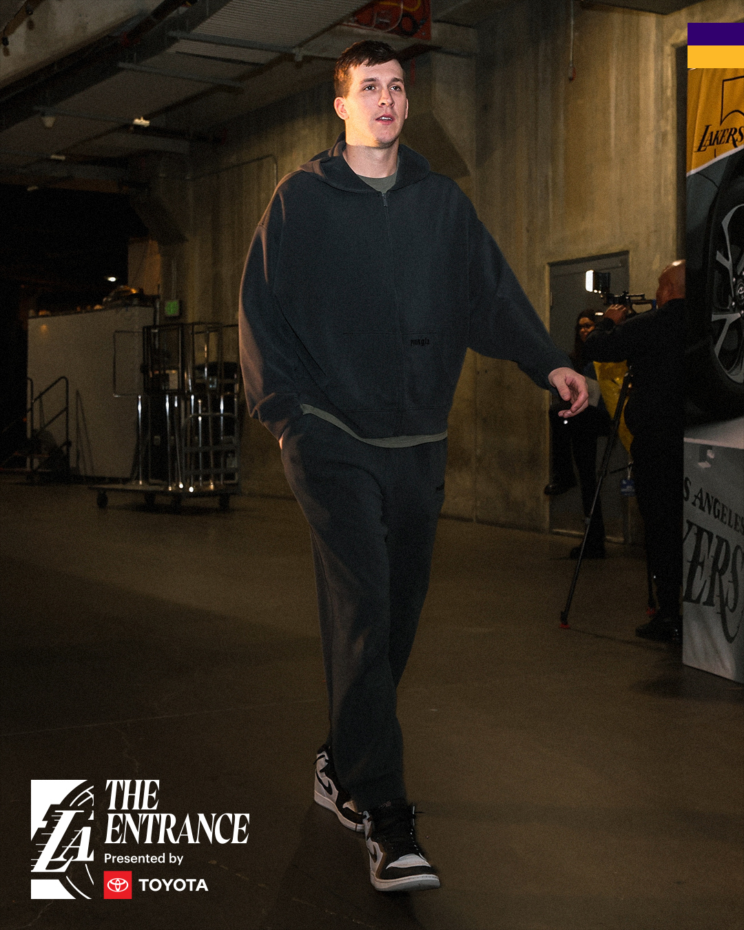 回到主场啦！湖人老鹰交易文森特被交易到老鹰76人vs湖人湖人国度