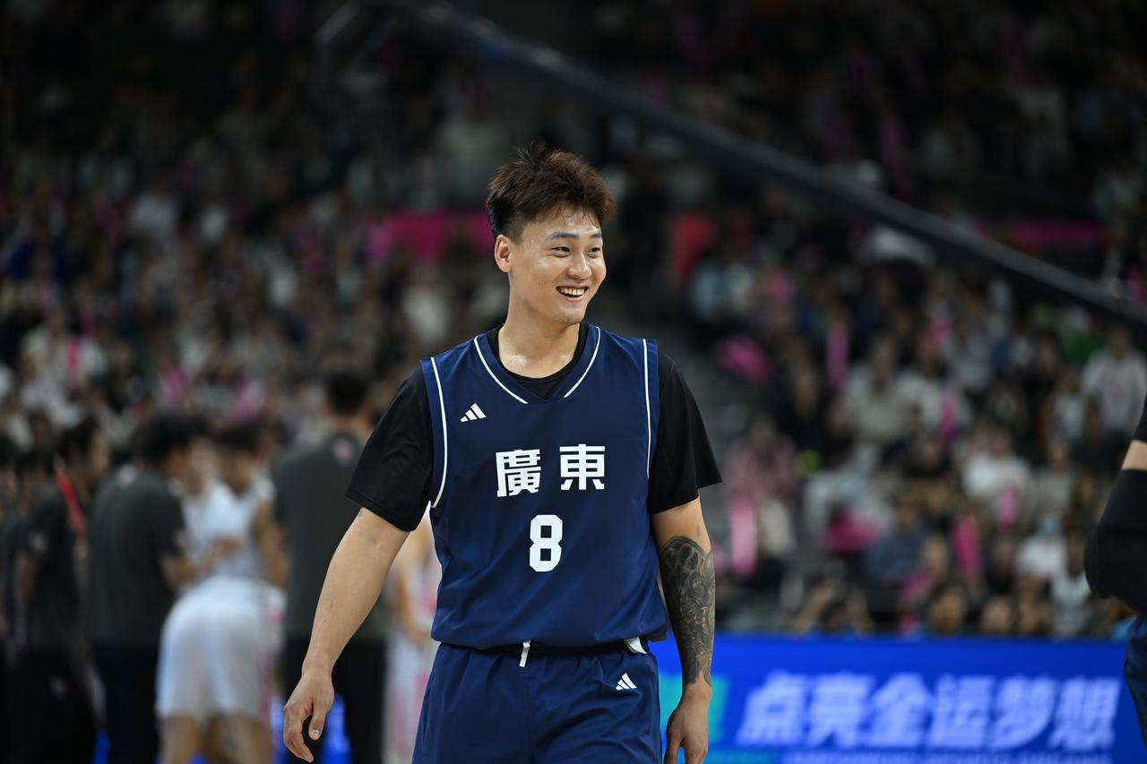 就算朱芳雨说赵睿可能回归，也就是安慰球迷，杜锋都感慨丢失了赵睿了


赵睿离开宏