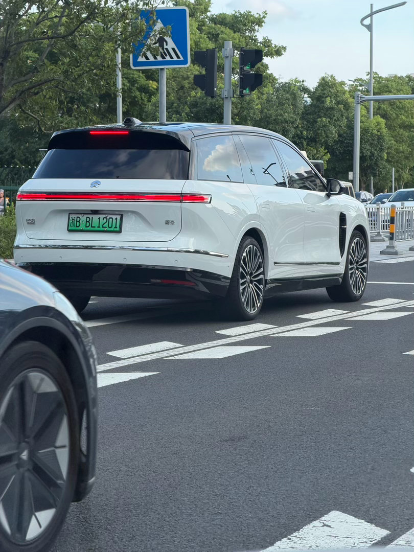 谁敢想，ES8会成了蔚来的销量担当马路上的能见度真是高蔚来汽车蔚来es8