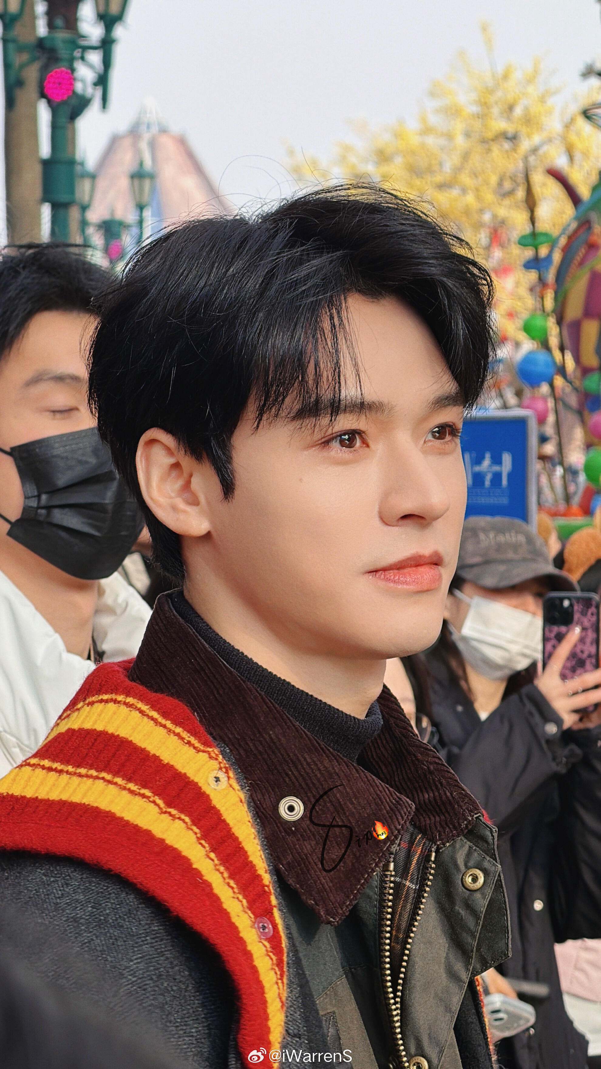 龚俊最新怼脸路透生图状态来了呀！龚俊这真的太帅了吧！北京环球影城偶遇龚俊