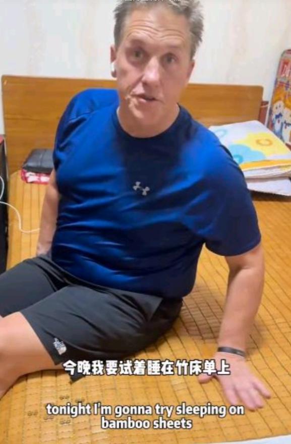 看到视频，说我国的凉席在欧洲卖疯了。

欧洲持续遭遇极端高温，空调普及率极低，中