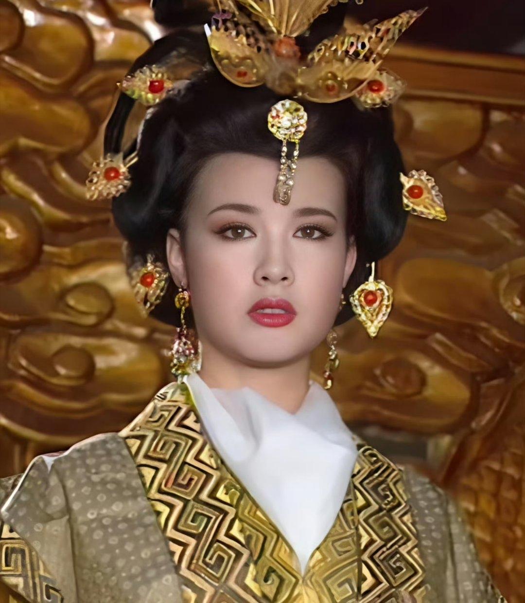 刘晓庆又“被去世”？

这次连亲外甥都下场造谣，

娱乐圈的水太深了！

75岁