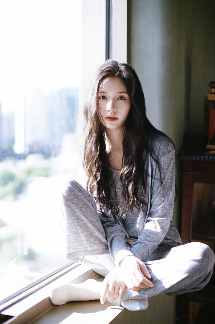 林允我的漂亮欧尼林允好美的侧脸林允这个侧脸好美，完全就是我的漂亮欧尼~ ​​​
