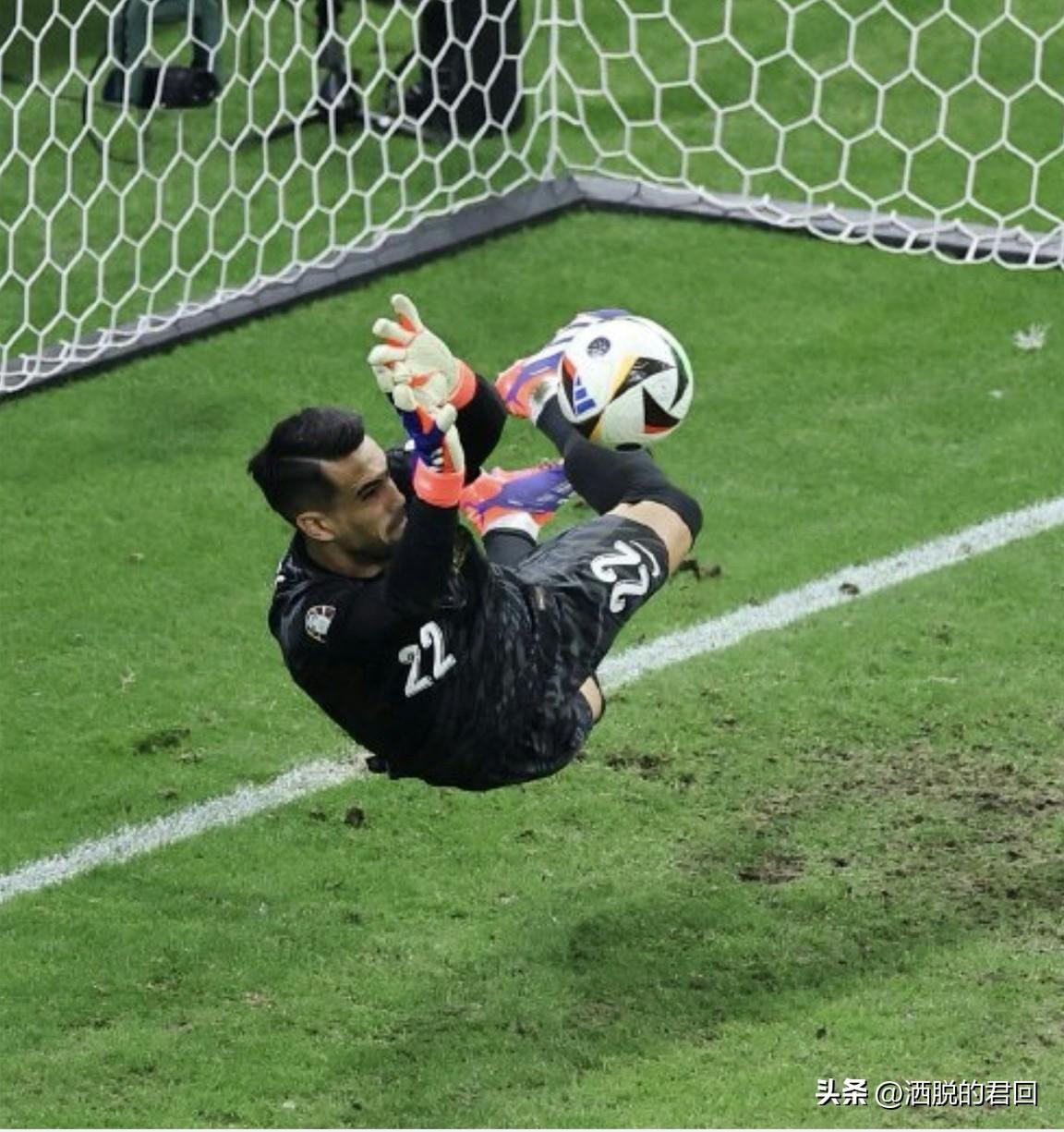 谁也想不到，
韩国队竟然0:4负于科特迪瓦。
要知道韩国队世界排名第22位，
科