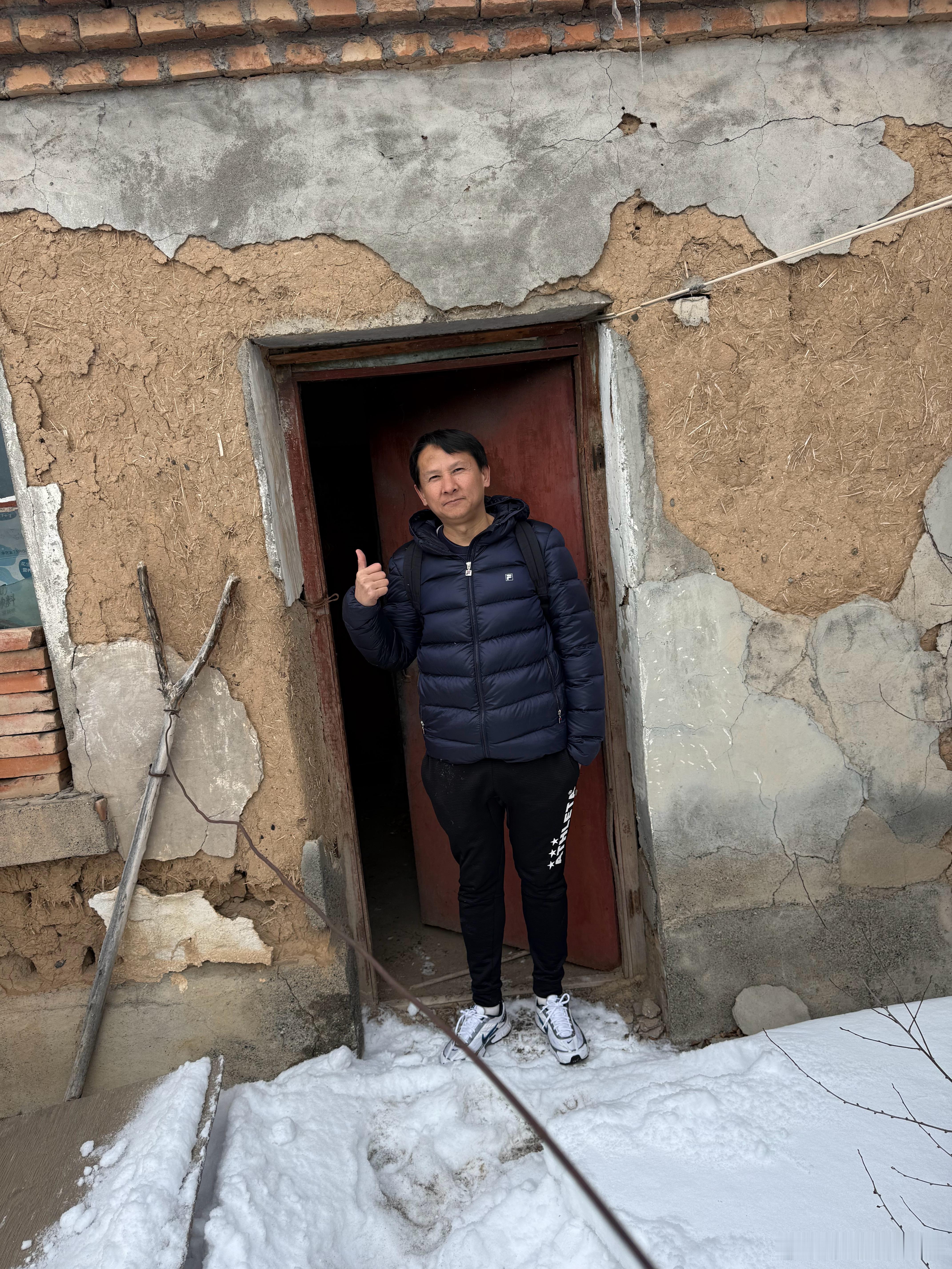 之前我不是说我有个同学脑梗了吗，然后我就给一些很久没联系，也没发过朋友圈的同学发