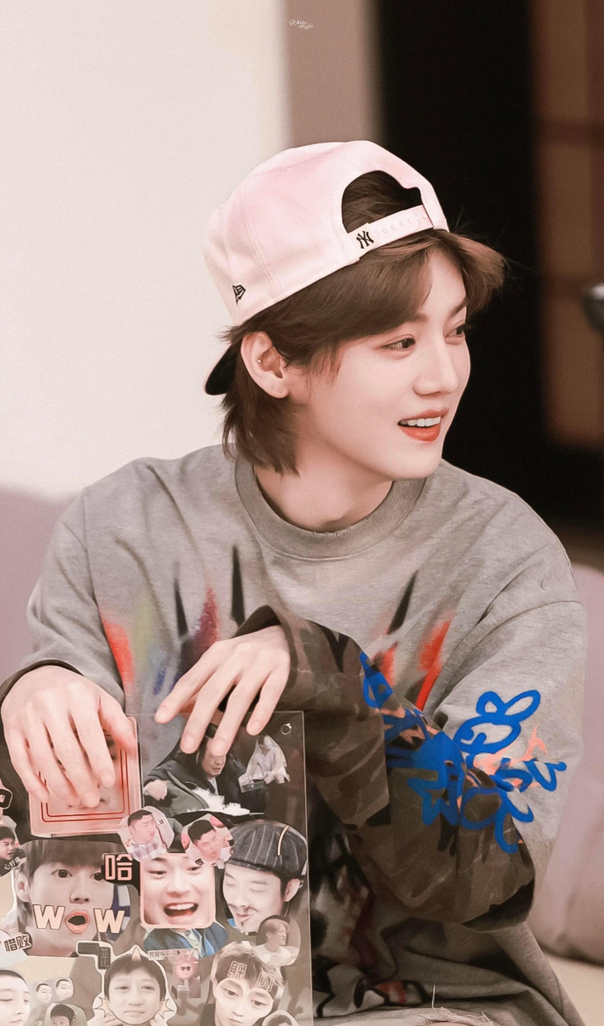 鹿晗这算不算工伤 邓超范志毅水枪大战火力全开，鹿晗在淘汰区无辜中招，气呼呼又不敢