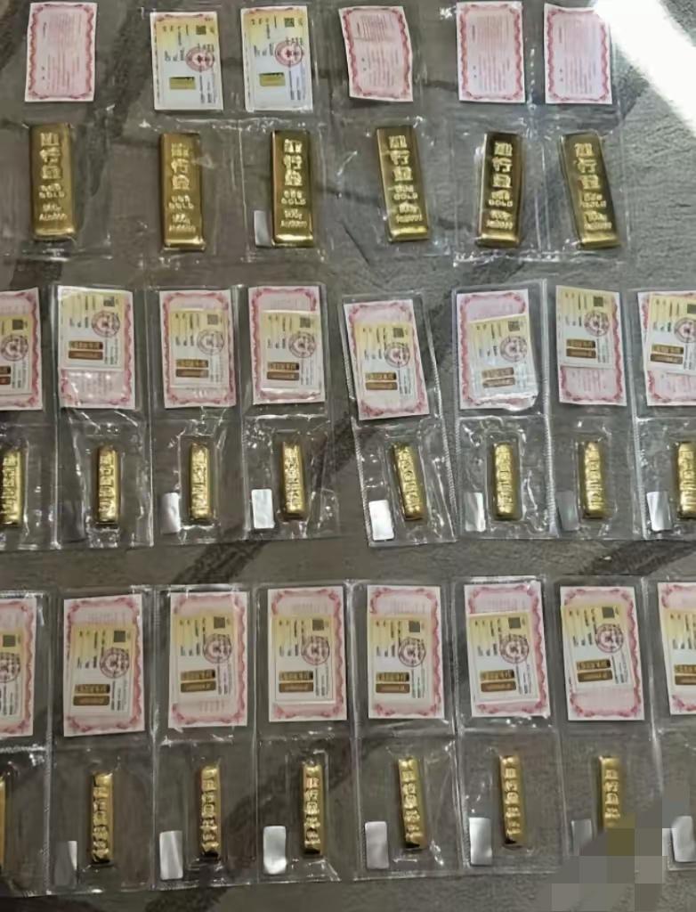 人真的挣不到认知以外的钱，金价大跌这波，差距一下就看出来了。
 
这几天金价连续