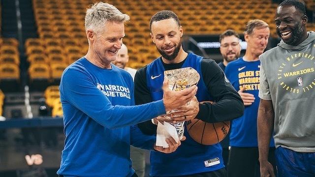 年度最佳队友奖将在明天公布。该奖项2012-13赛季首次颁发，由现役NBA球员投