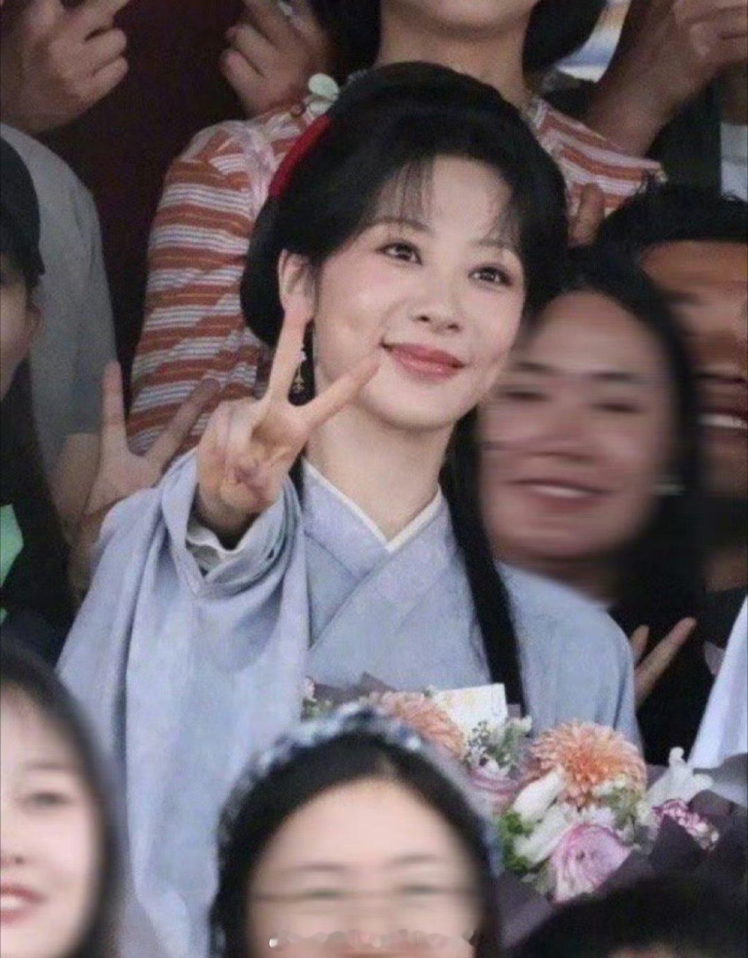 恭喜杨紫《家业》杀青✌🏻✌🏻✌🏻 ​​​