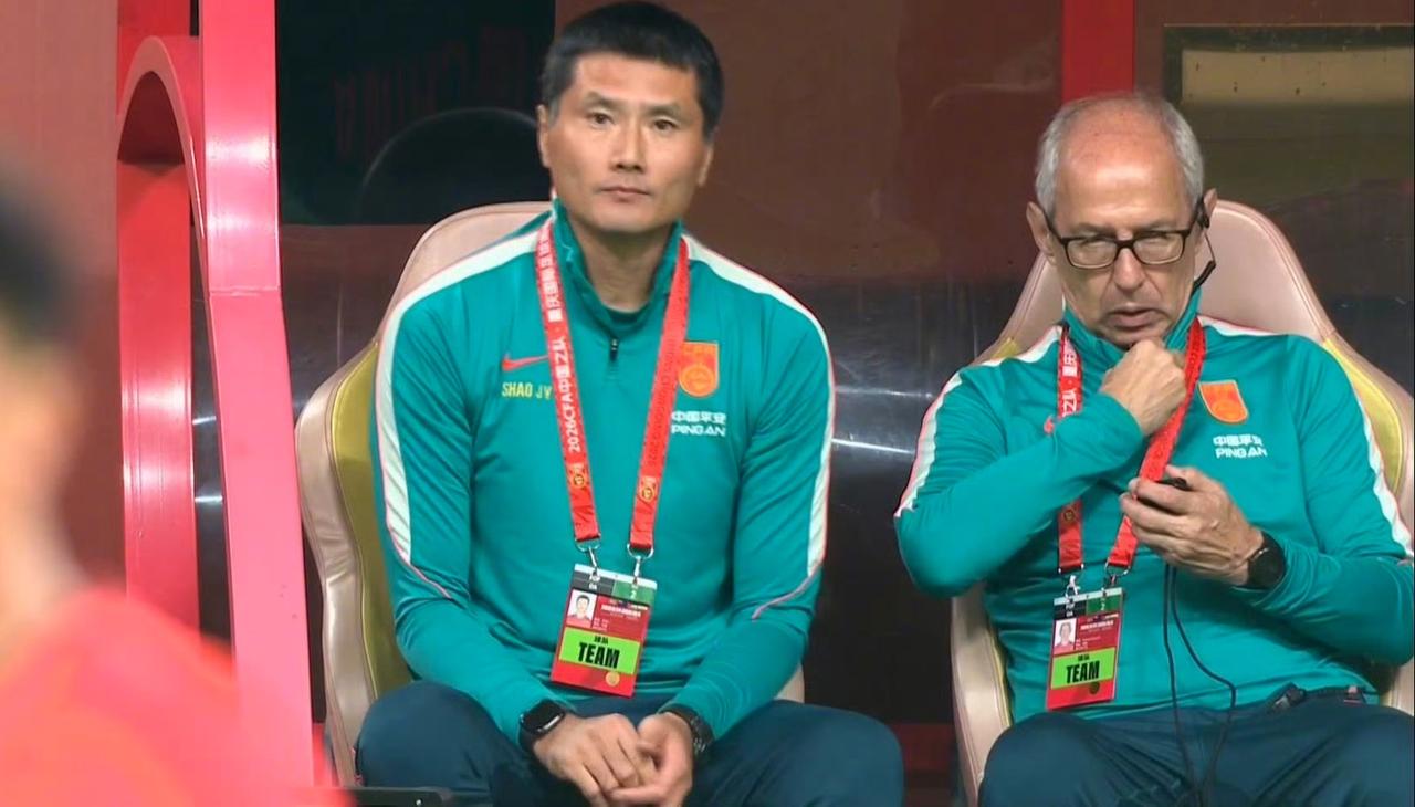杂乱无章！邵佳一带领的“年轻”国足给人最大的印象！

重庆国际足球邀请赛，国足迎
