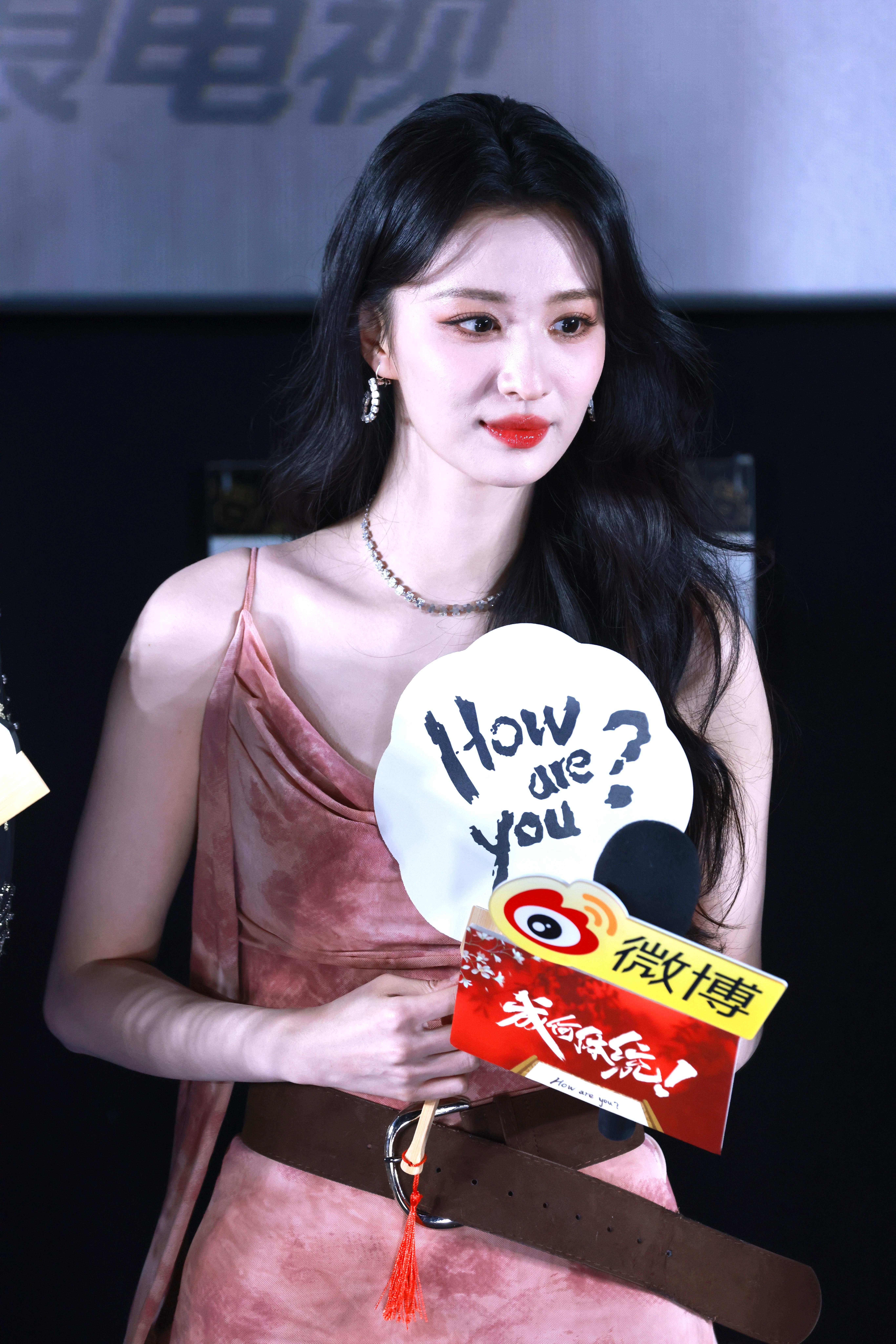 发一发《成何体统》追剧团现场的王楚然，真的好美，明媚大方，天真烂漫。但是真的希望