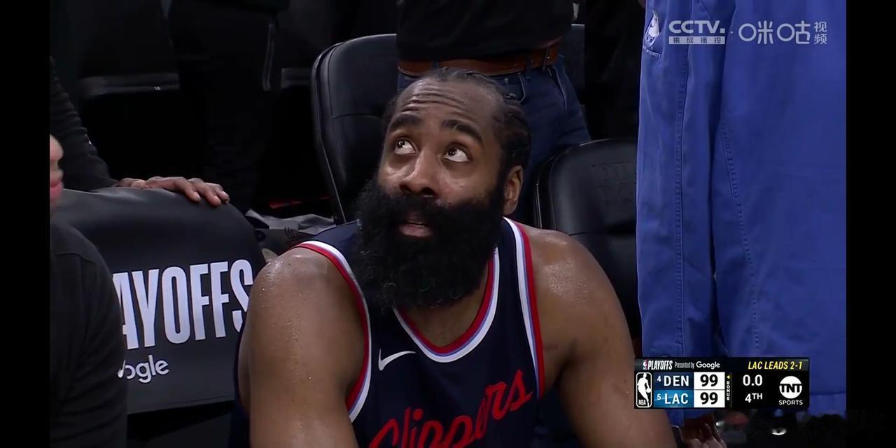 哈登本赛季3次面对灰熊的数据表现！！！
1：18中6，三分球13中4，罚球7中7