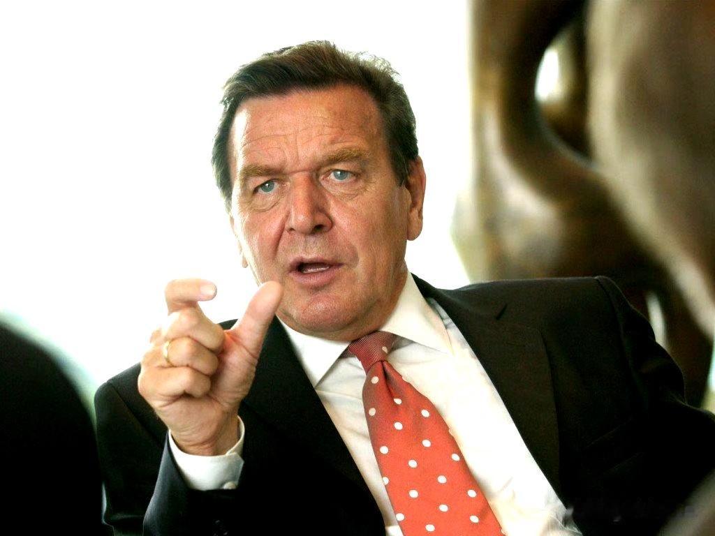 德国前总理格哈德·施罗德表示，不应将俄罗斯妖魔化
他还主张恢复与俄罗斯的能源合作