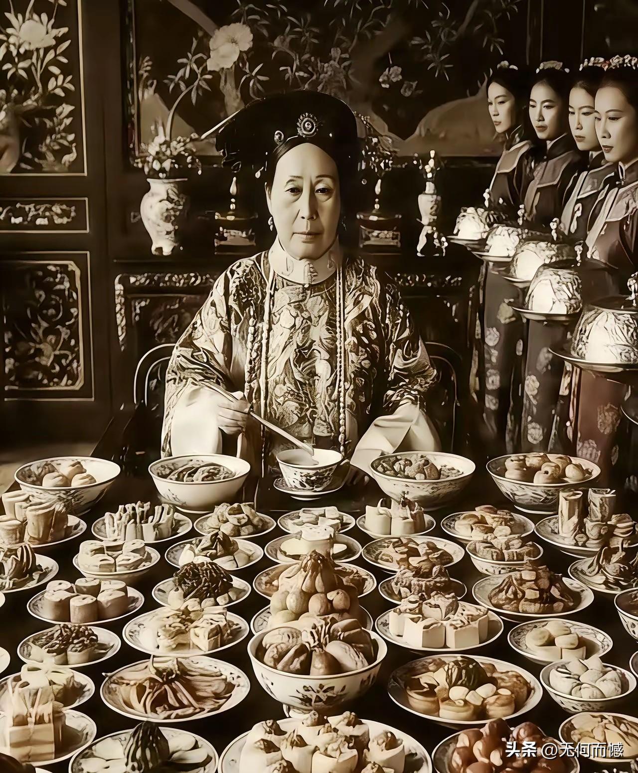 慈禧太后一顿怎么可能吃这么多菜，看起来这是有些极大的夸张了，虽然说她的生活极度的