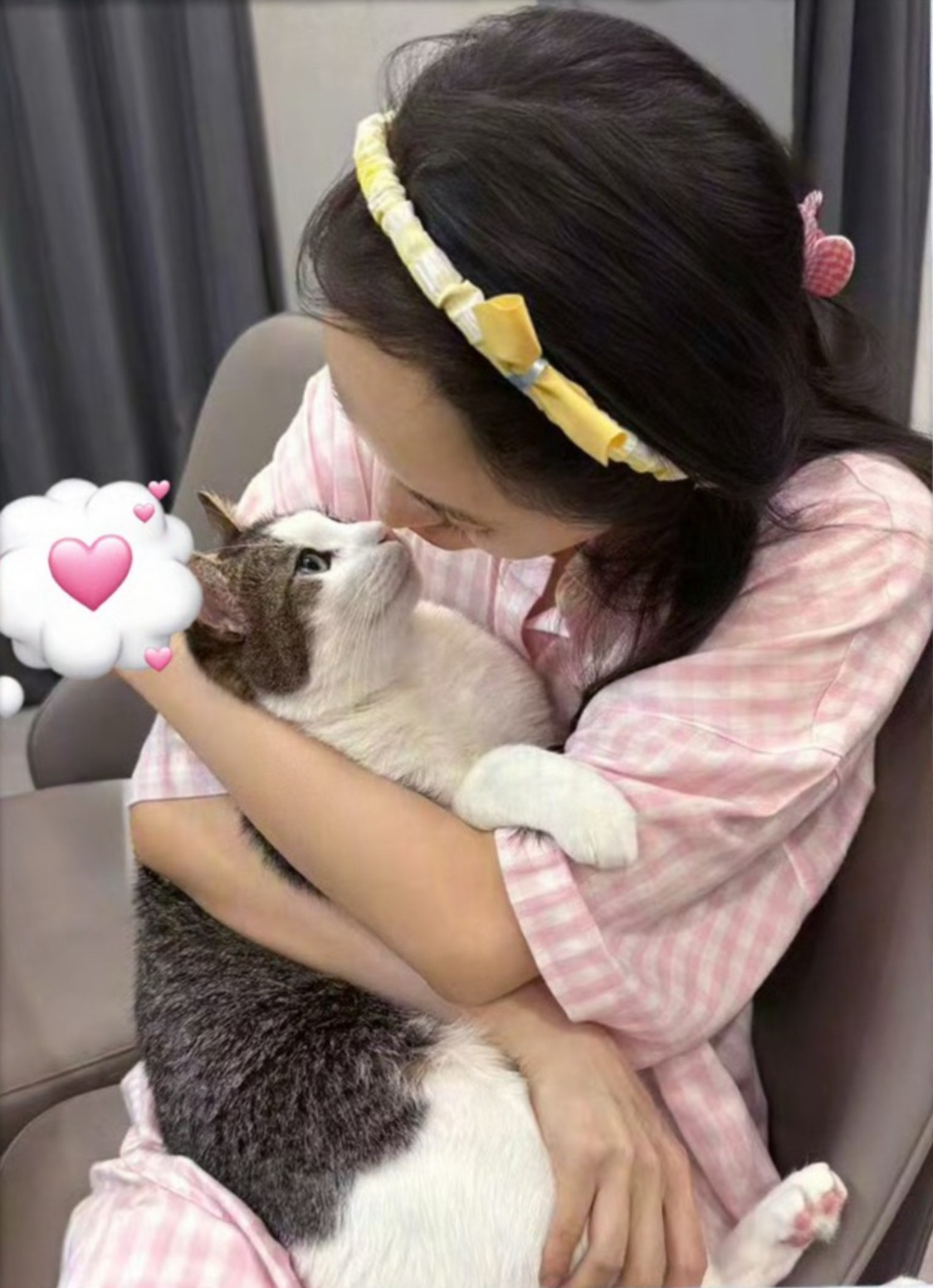 可恶！放下这只小猫！冲我来