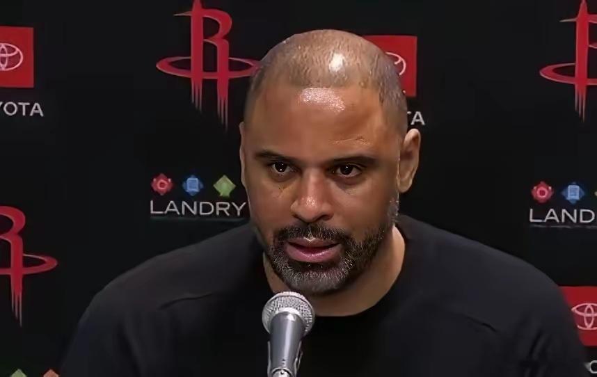 火箭记者痛批乌杜卡在比赛结束后火箭队记忍不住了，怒喷乌杜卡，他社媒发布小贾灾难级