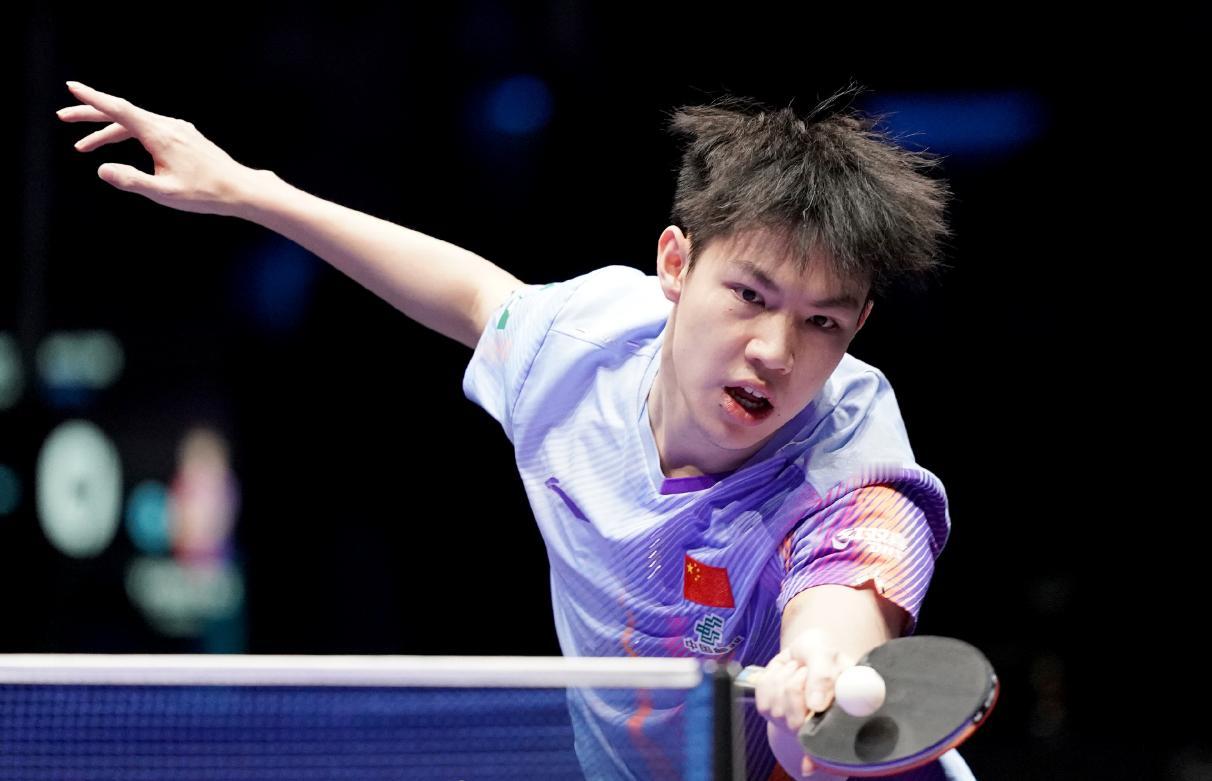 我去！黄友政居然2:3输给了没有教练的普卡！
今天黄友政的在场上是懵了吗？
感觉