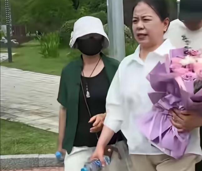 无端质疑资金来源的言论，本质上是一种刻意转移焦点的舆论手段。柴桑大姐在直播间的直