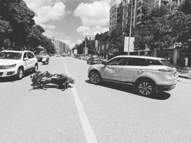 交警反复提醒：撞人后第一个电话千万别打给亲友，顺序错了吃大亏