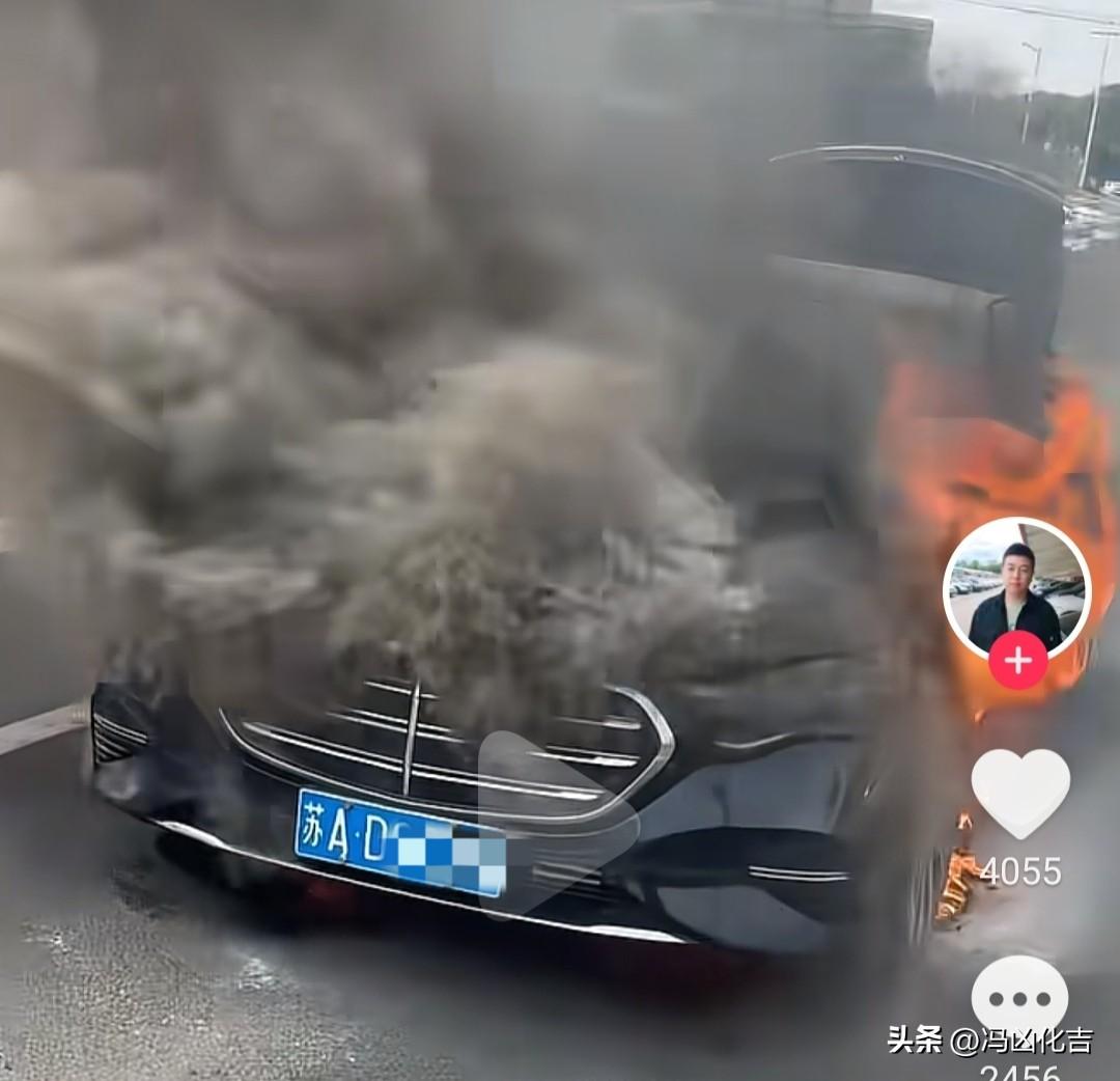 果然燃油车自燃没流量，电车自燃那就是泼天富贵，随随便便好几万的点赞。看看这是什么