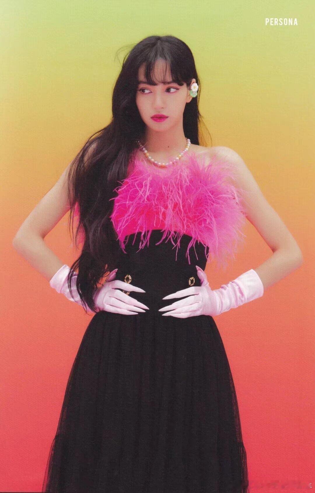 怎么LISA的手套也能做美甲？？ ​​​