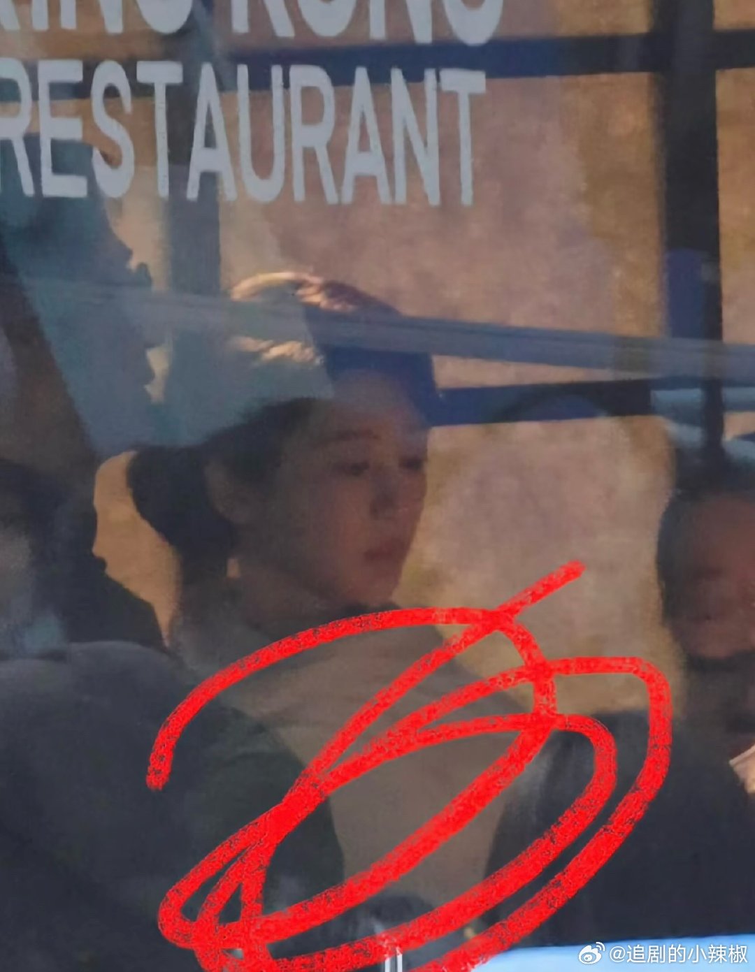 杨紫《玉兰花开》路透，看着都演到女主中年了 