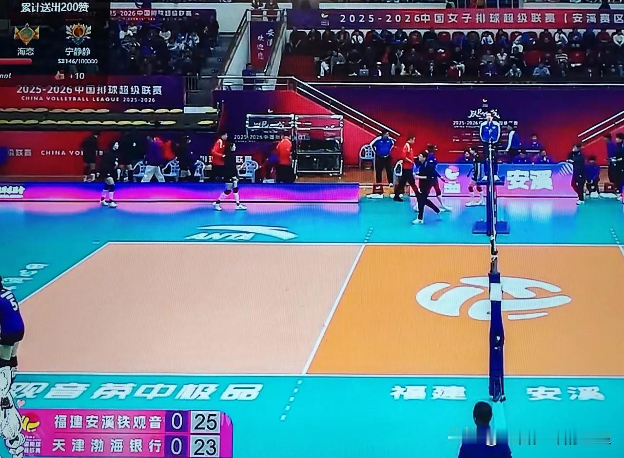 天津女排派上最强阵，怎么第一局还是被福建大逆转了？

昨晚的比赛真是过山车！天津