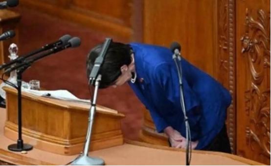 中国对日本，既不学美国，也不学俄罗斯，更不学以色列，明目张胆的开战，中国不开枪炮