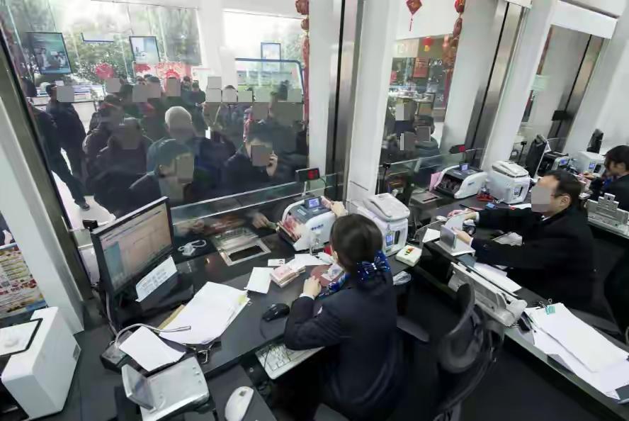 银行业迎转型阵痛转型阵痛是升级前奏！线下网点缩减是金融科技升级的必然，中小行整合