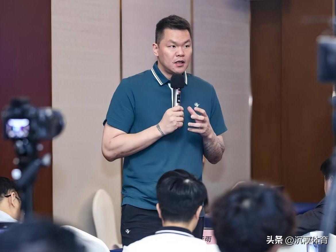 朱芳雨杜锋都走了，管理层全换了，广东队的问题就能解决吗？恐怕没那么简单。

上个
