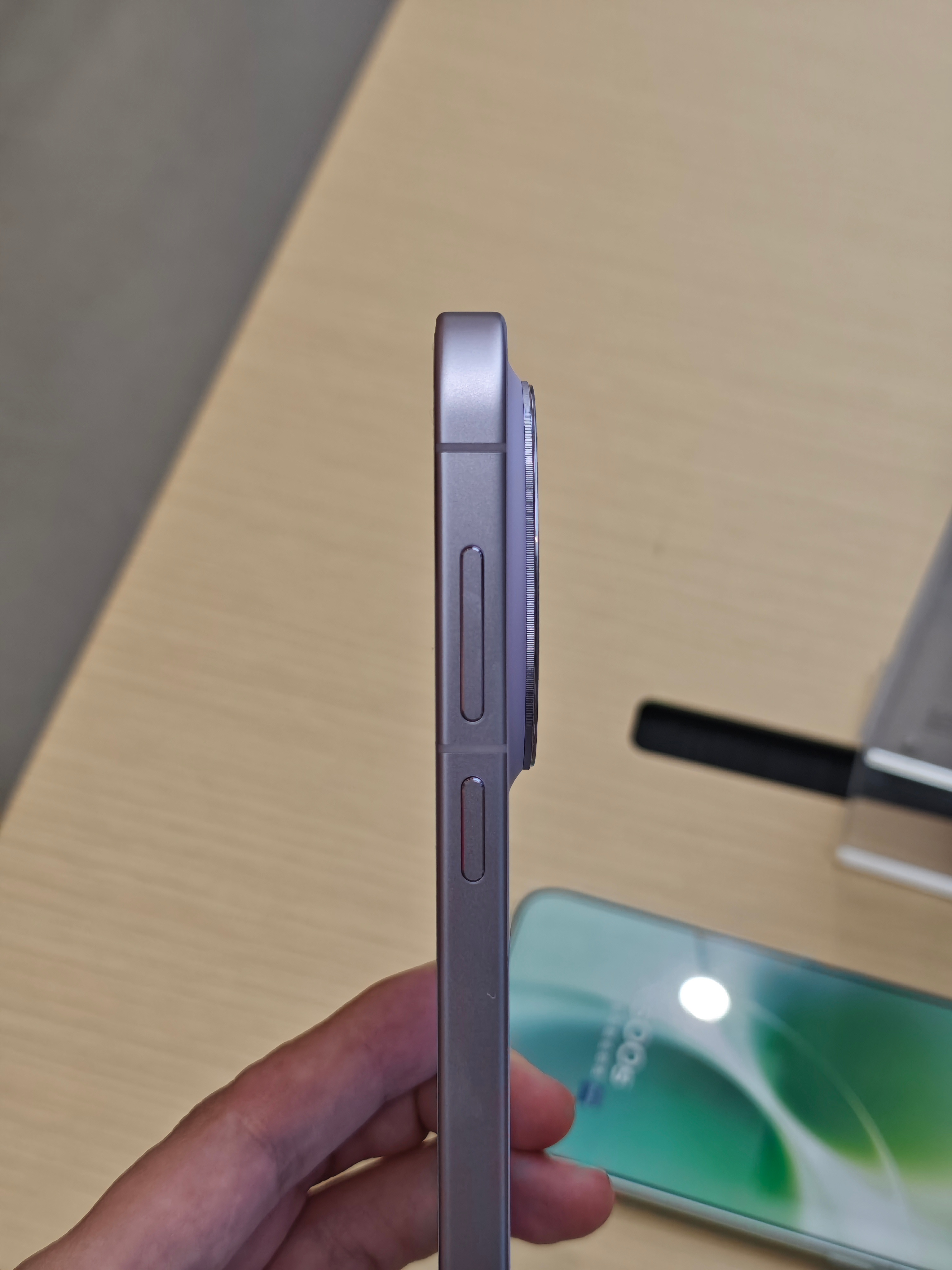 数码闲聊站 vivo线下门店体验vivo X300s! 