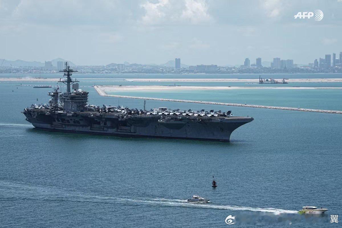 美国林肯号航母离开泰国 9月6日上午11时许，美国海军“林肯”号航母结束了在泰国