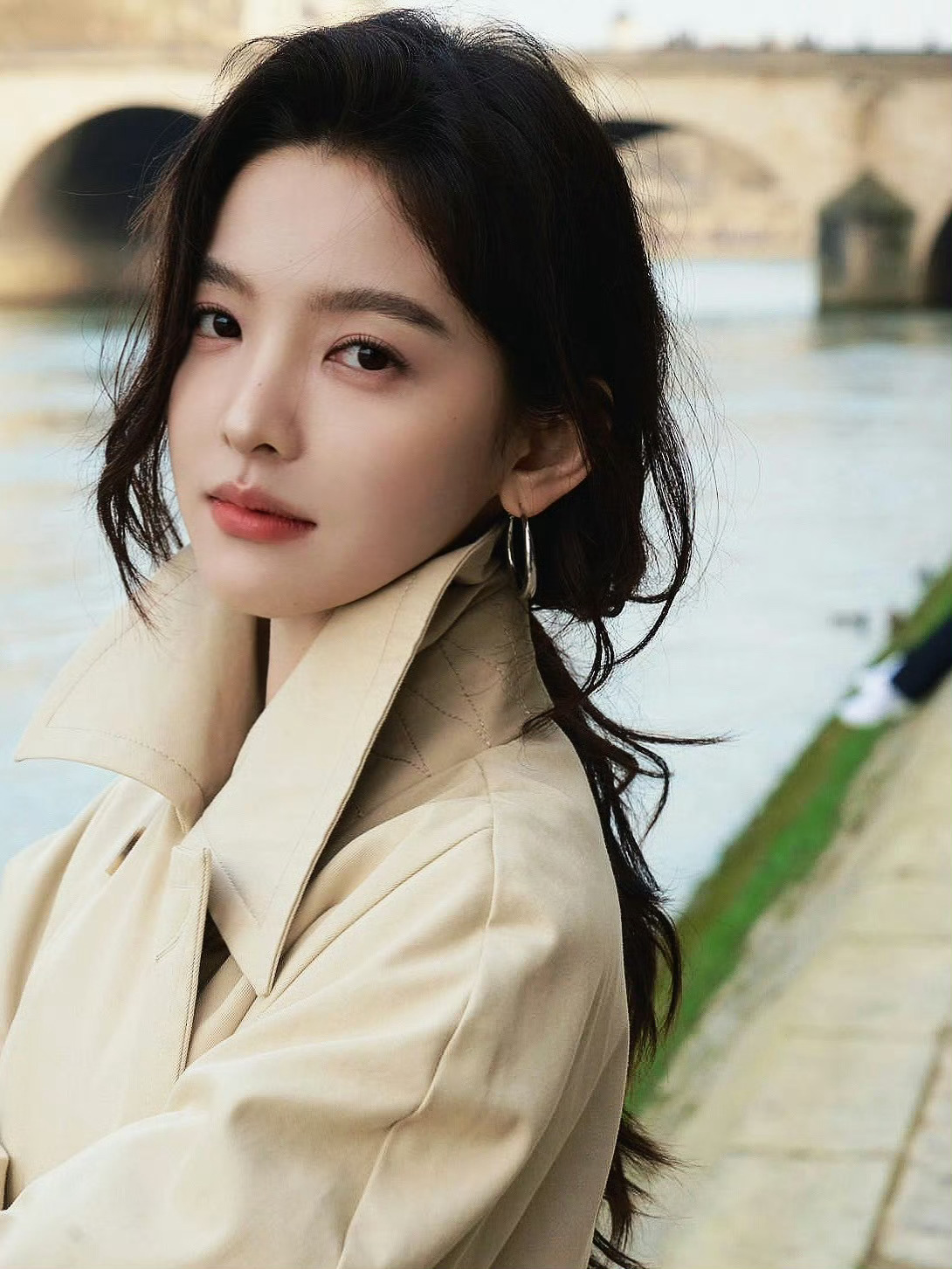 章若楠慢慢游荡章若楠化妆沈千盏章若楠化妆沈千盏，自己化的妆好看，哇塞哇塞 