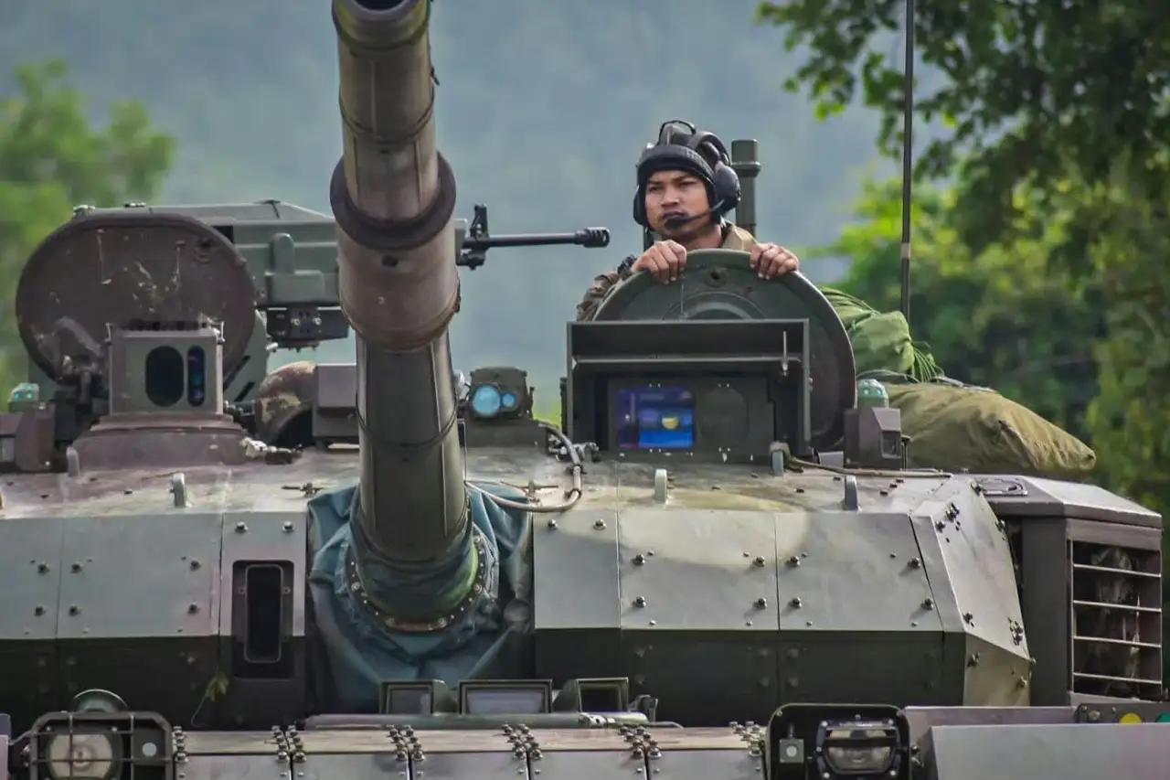 中国出口泰国的vt4坦克炸膛了，然而泰国士兵却纷纷点赞中国坦克。


最近泰国和