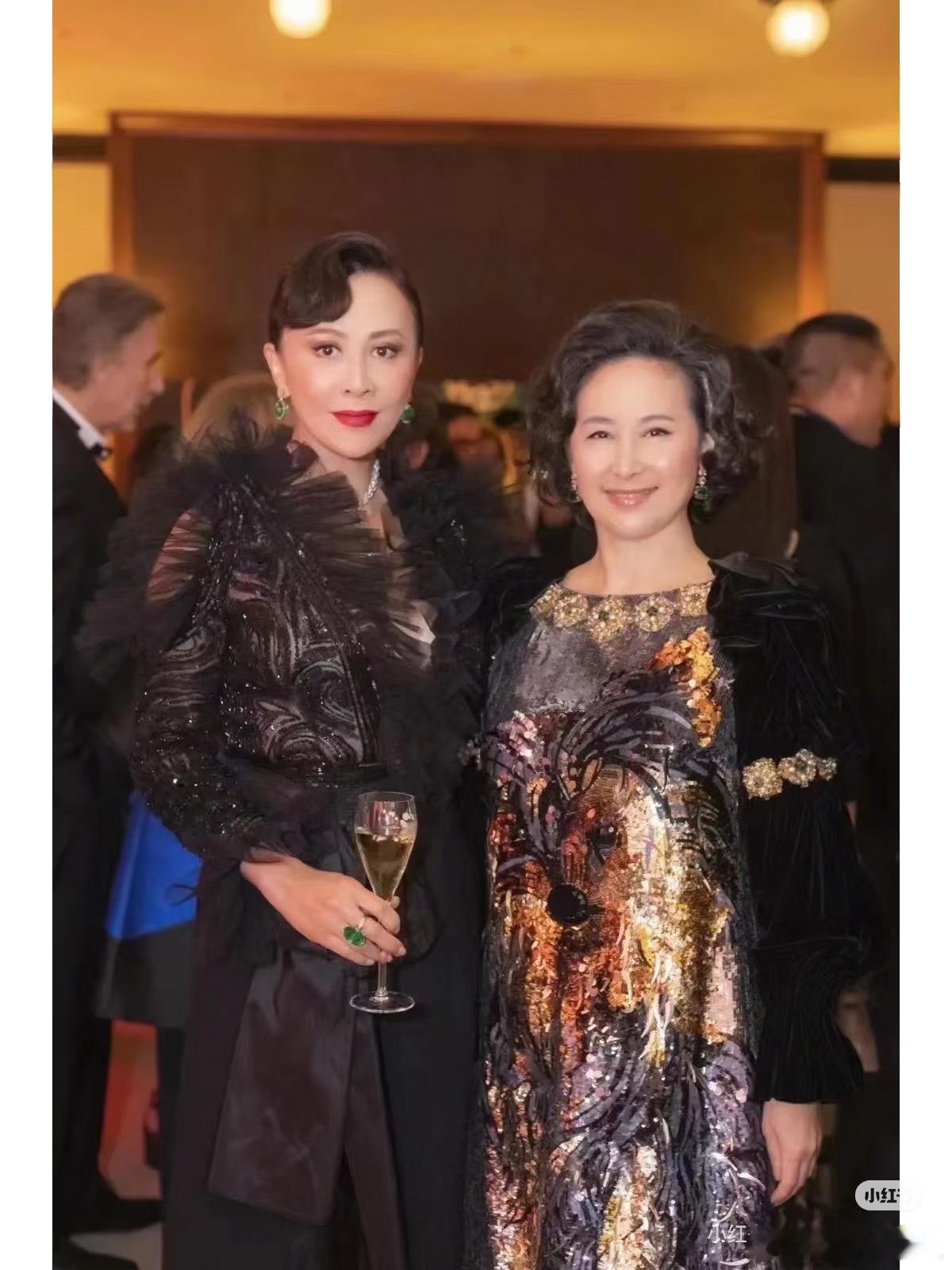 何超琼说章泽天好像年轻的自己何超琼命是真好，大半辈子运超好，怪不得能成为澳门🇲