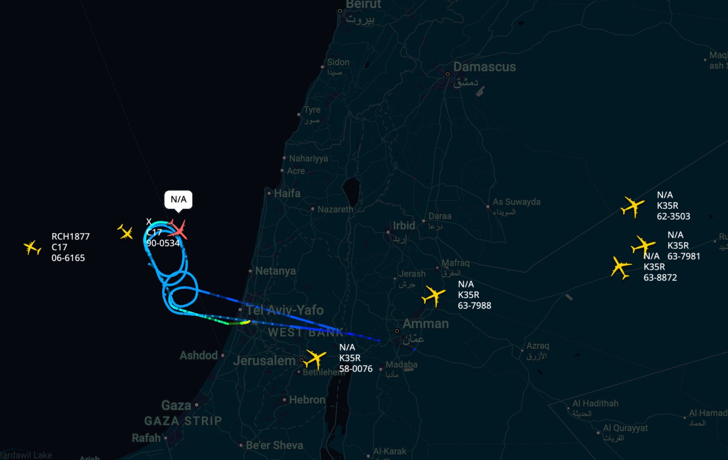 今天还有一架KC-135垂尾没了半拉，迫降在以色列本古里安机场。按美军的说法这应