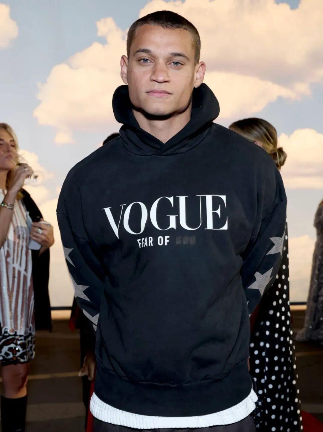 2025年10月26日，洛杉矶帕拉蒙影城被璀璨星光点亮，全球时尚界与影视圈的年度