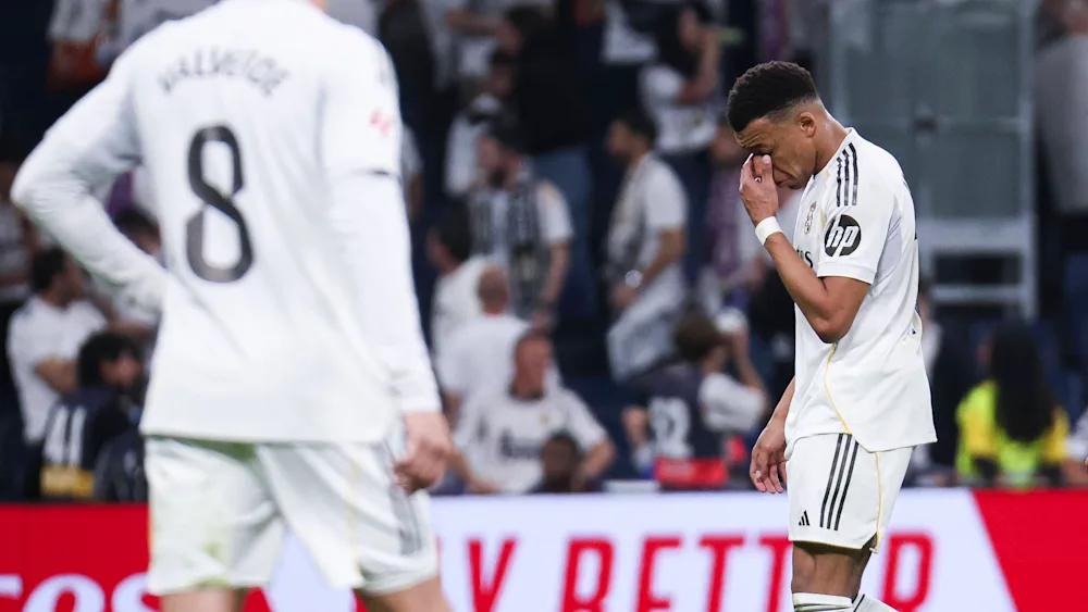 早场进行的本轮西甲联赛，皇马在主场1-1战平赫罗纳。目前，皇马本季西甲仅剩7场比