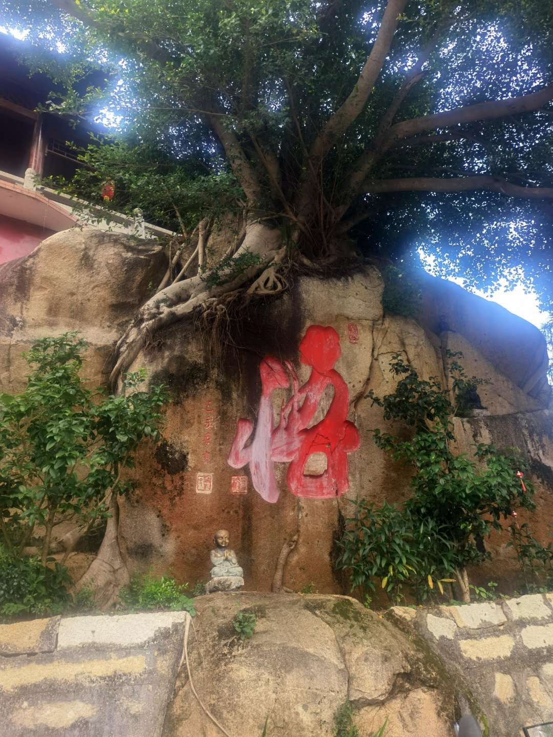 泉州｜灵山寺：怪石嶙峋，传说纷纭隐于怪石间的闽南禅境灵山寺：原名鲎壳寺，也叫石洞