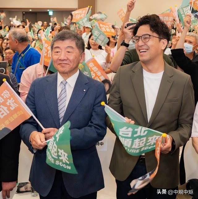 国民党前发言人、北京大学硕士李明璇今（7日）在脸书发文表示，陈时中昨天大酸蒋万安