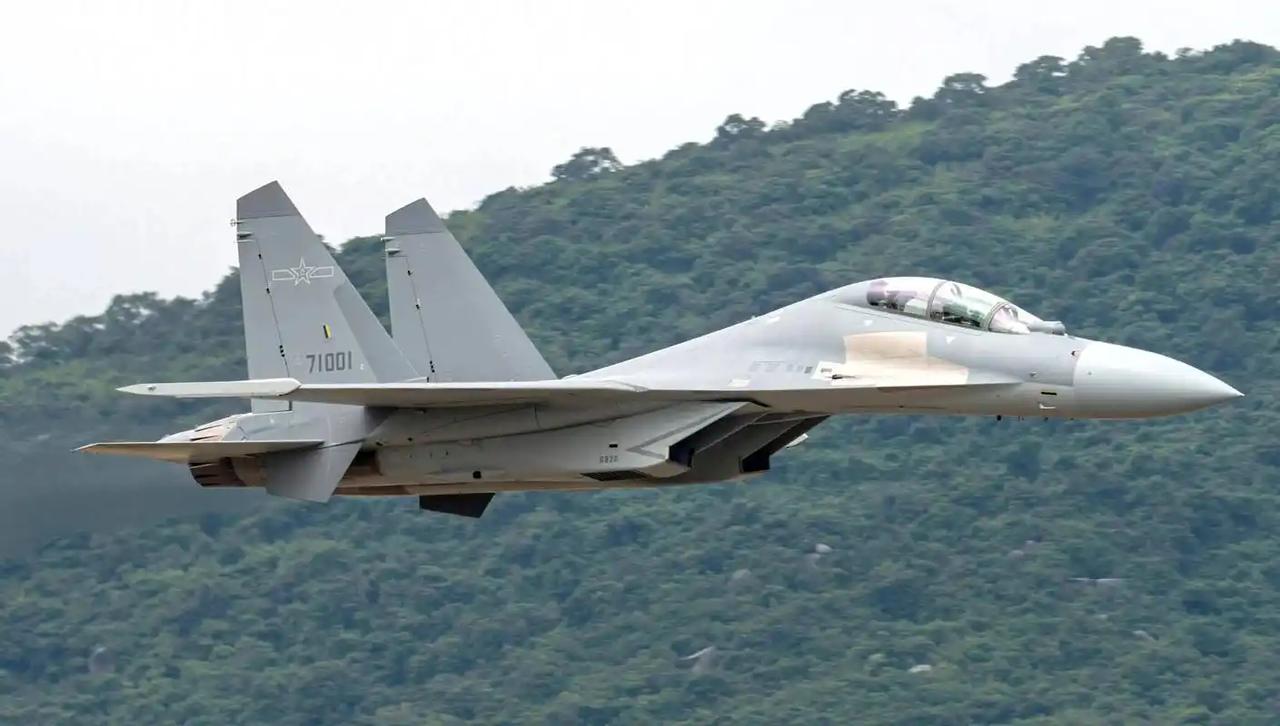 中埃空军联训打响，法国上将紧急访埃！歼‑16对阵阵风，7:1战绩到底靠谱吗？
