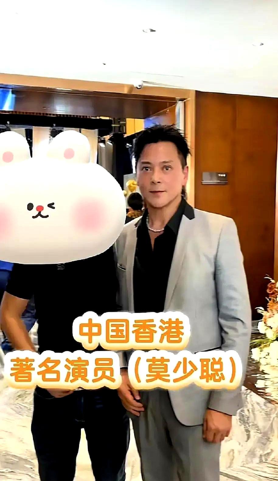 成年人能做到这么绝。
 

亲生父子，十几年没说过一句话！
 

莫少聪的儿子张