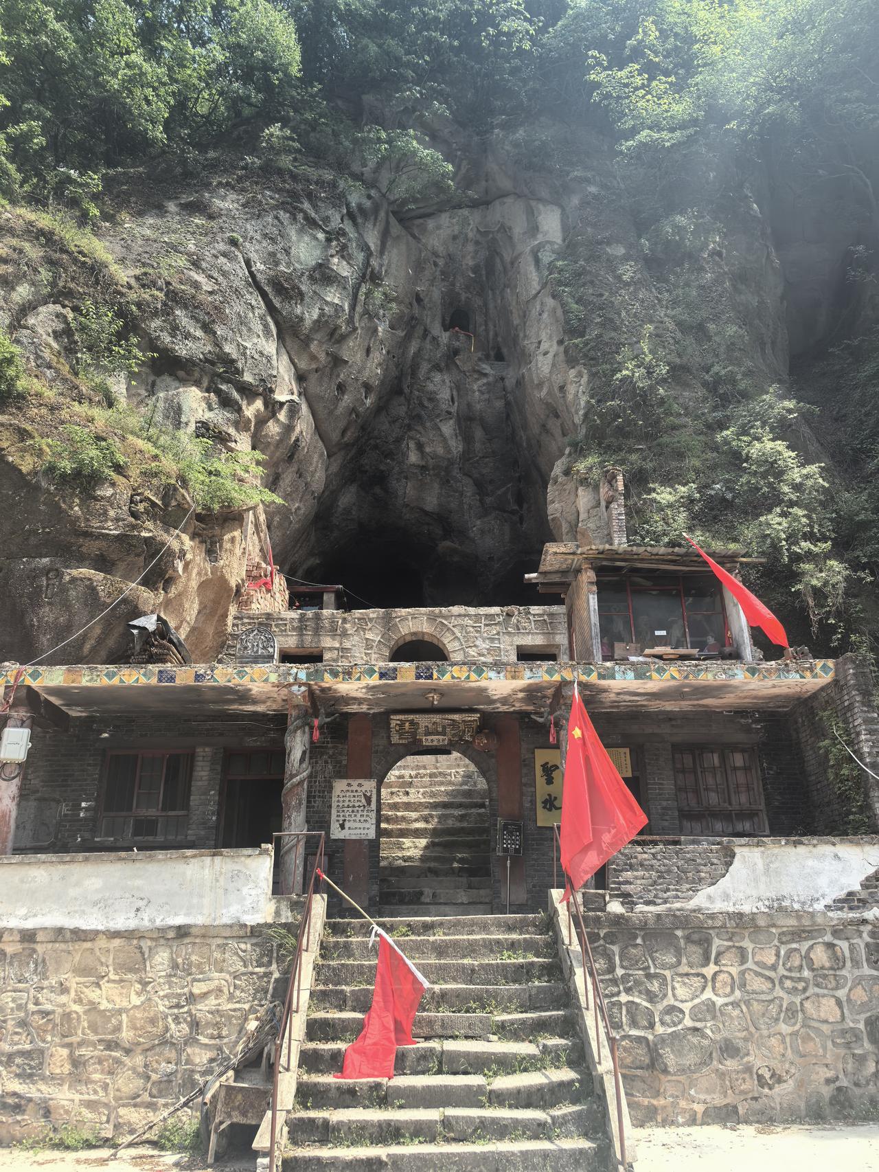 〖沉寂好久的宝鸡雪山洞，最近又火热起来了〗
记得之前有一段时间，
宝鸡雪山洞因为