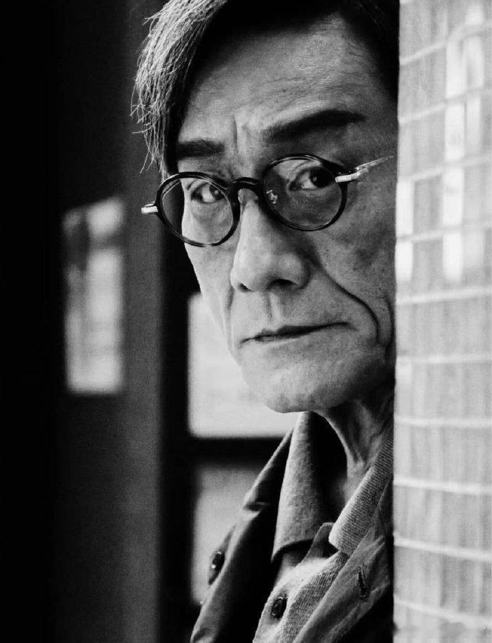 老戏骨用实力打破年龄焦虑 看梁家辉演戏真的会忘记他的年龄！他能是嚣张跋扈的黑帮大