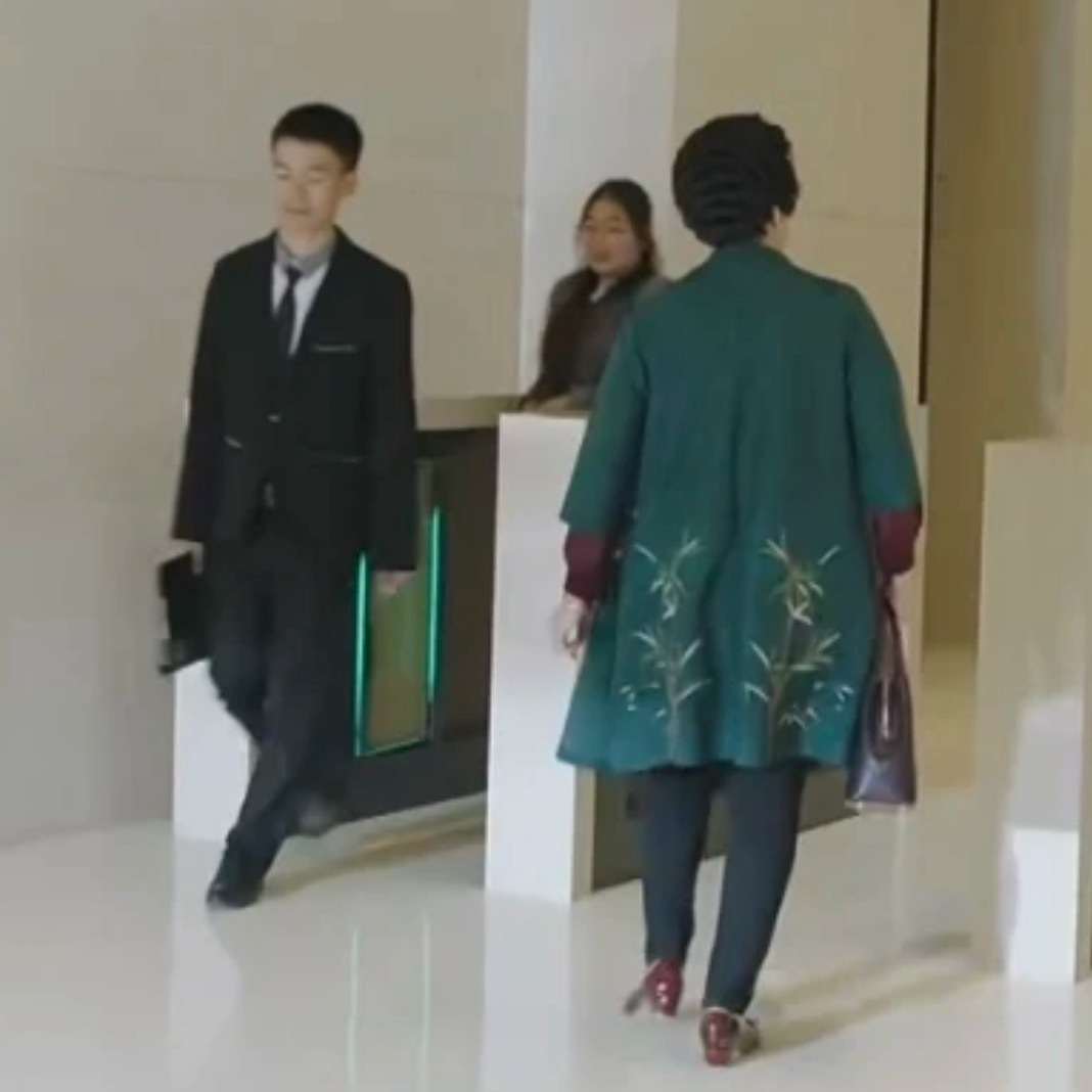 最亏大了的两人我宣布，这是本年度最亏的二人，与主角失之交臂，我要是他俩真的恨不得
