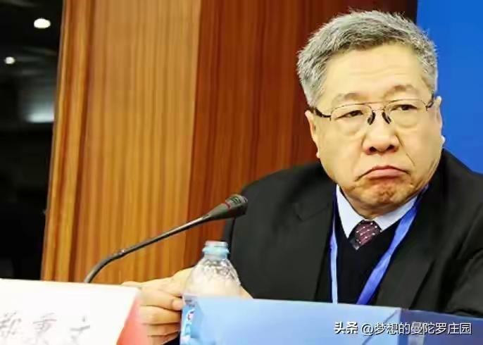 人性贪婪！不少养老金专家只会研究让普通人少拿福利、多干活，所有压力甩给老百姓，自