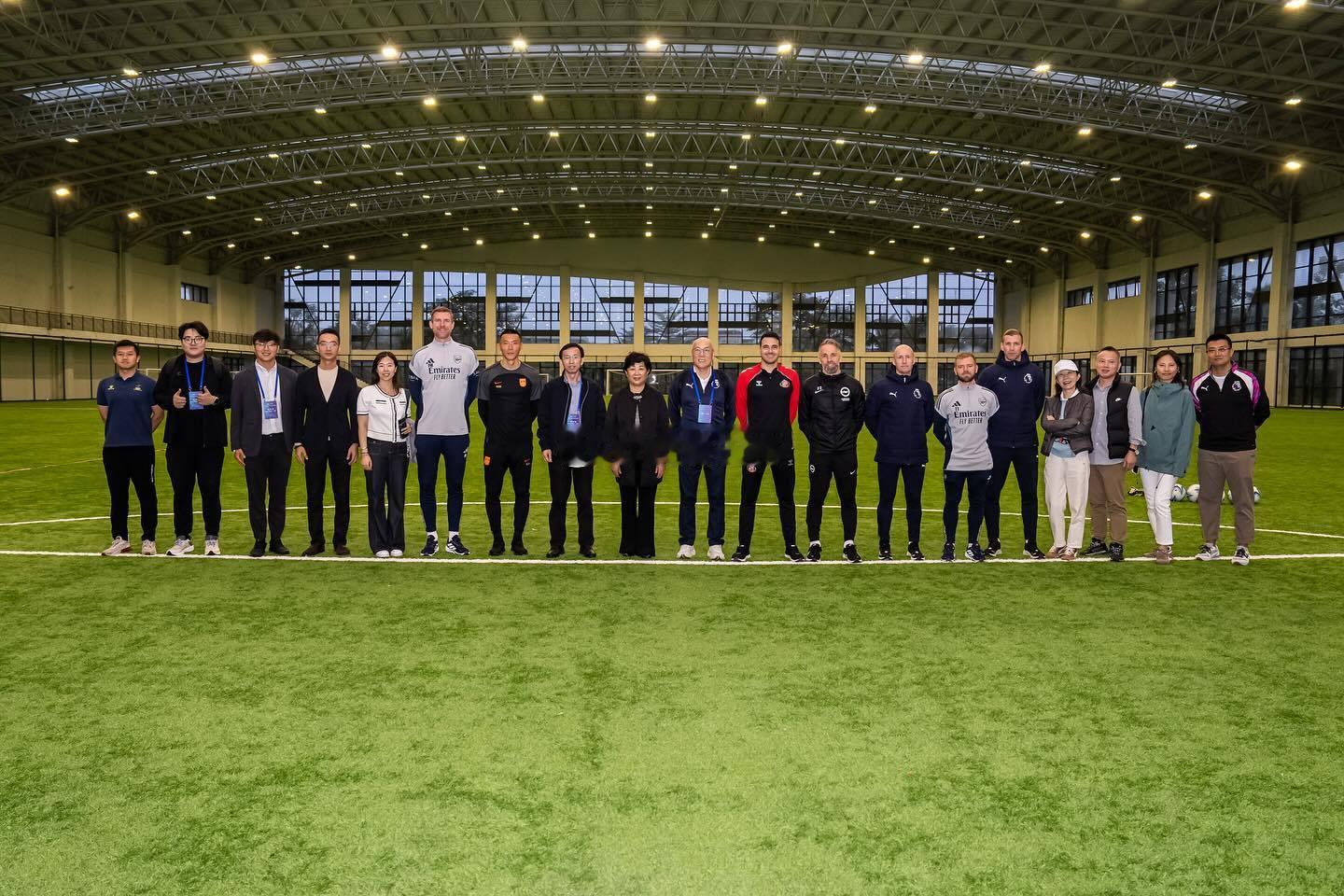 国安U17主教练于大宝更新社交媒体：“欢迎各位英超球队的青训总监来到中国，分享他