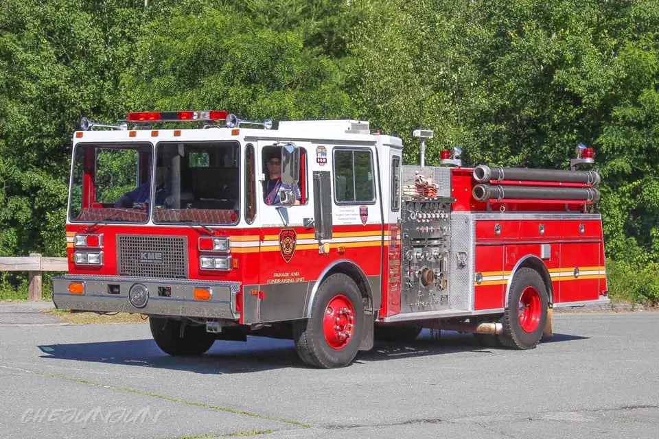 模友的心愿单：它是树脂还是合金？。美系红色紧急车辆。。。。