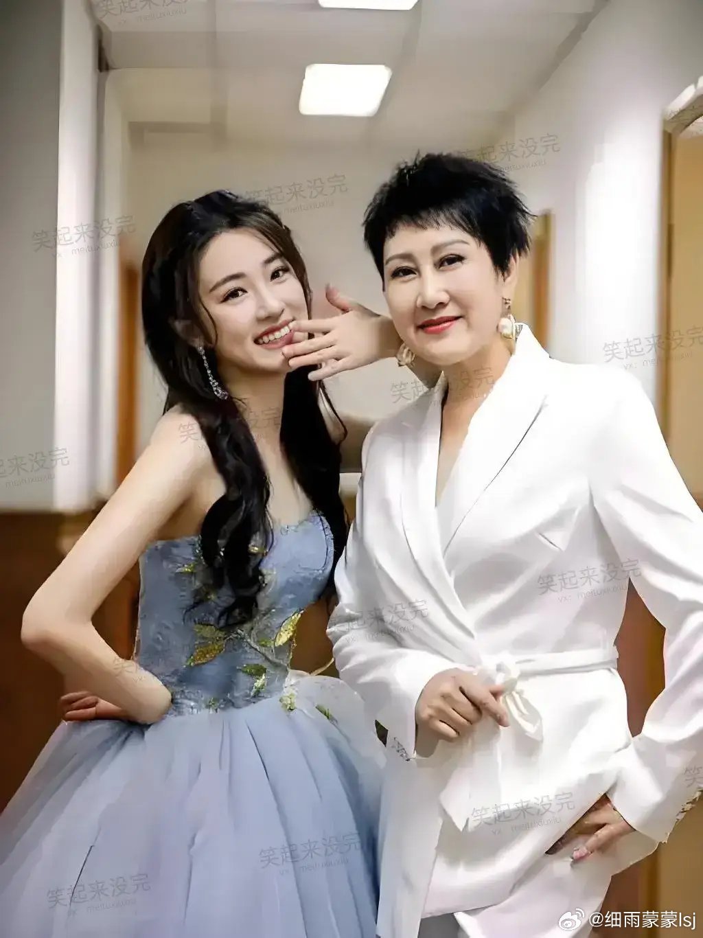 张凯丽女儿和素人选手分词起争执 看老戏骨张凯丽很优秀，女儿张可盈也遗传了妈妈的基