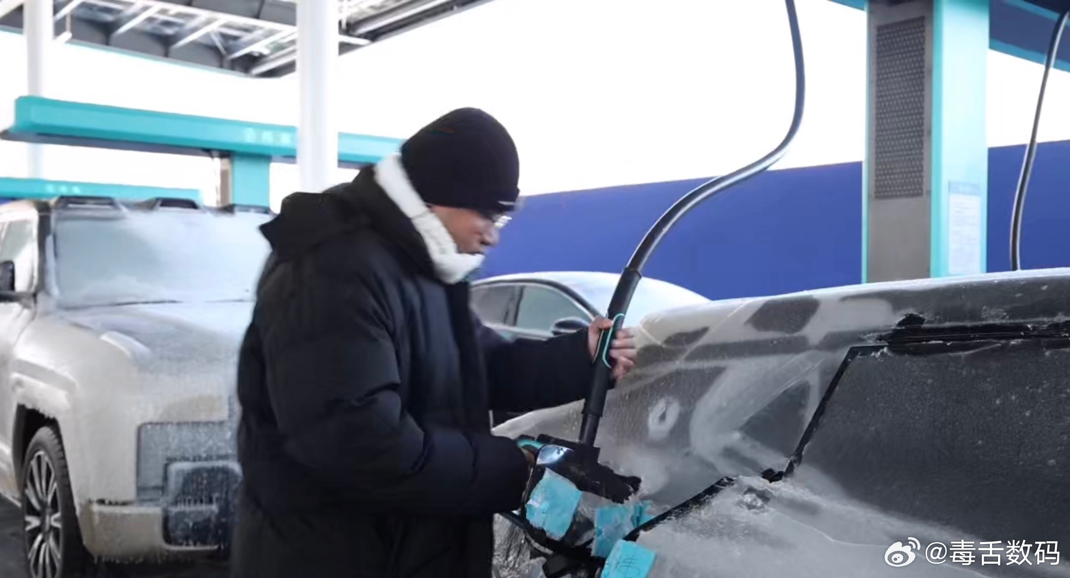 前段时间比亚迪在哈尔滨-20°C极寒充电实测都看了吧，车都结冰了，还能充这么快，